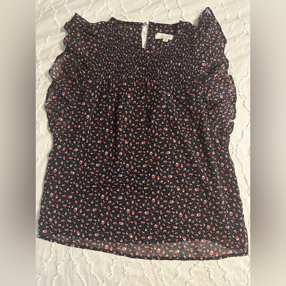 Ann Taylor Loft small, Flutter Sleeve blouse